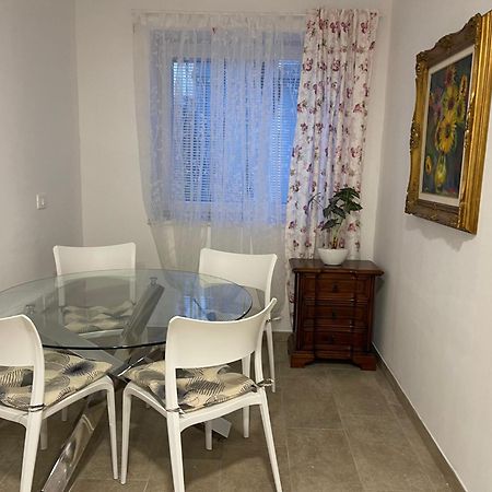 Apartmaji Meduza 2 Appartement Izola Buitenkant foto