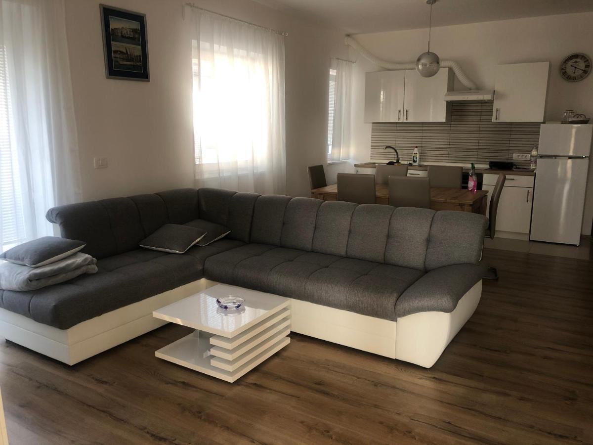 Apartmaji Meduza 2 Appartement Izola Buitenkant foto