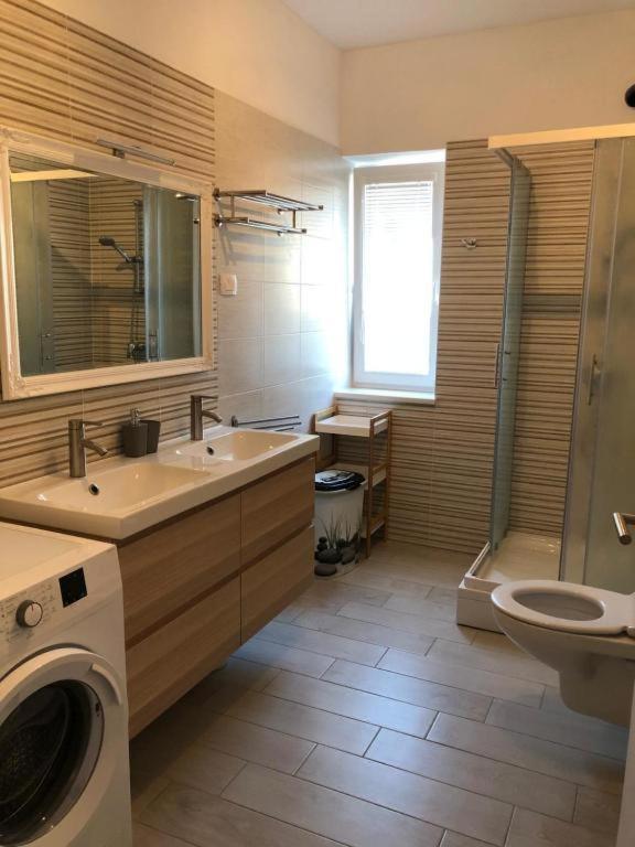 Apartmaji Meduza 2 Appartement Izola Buitenkant foto