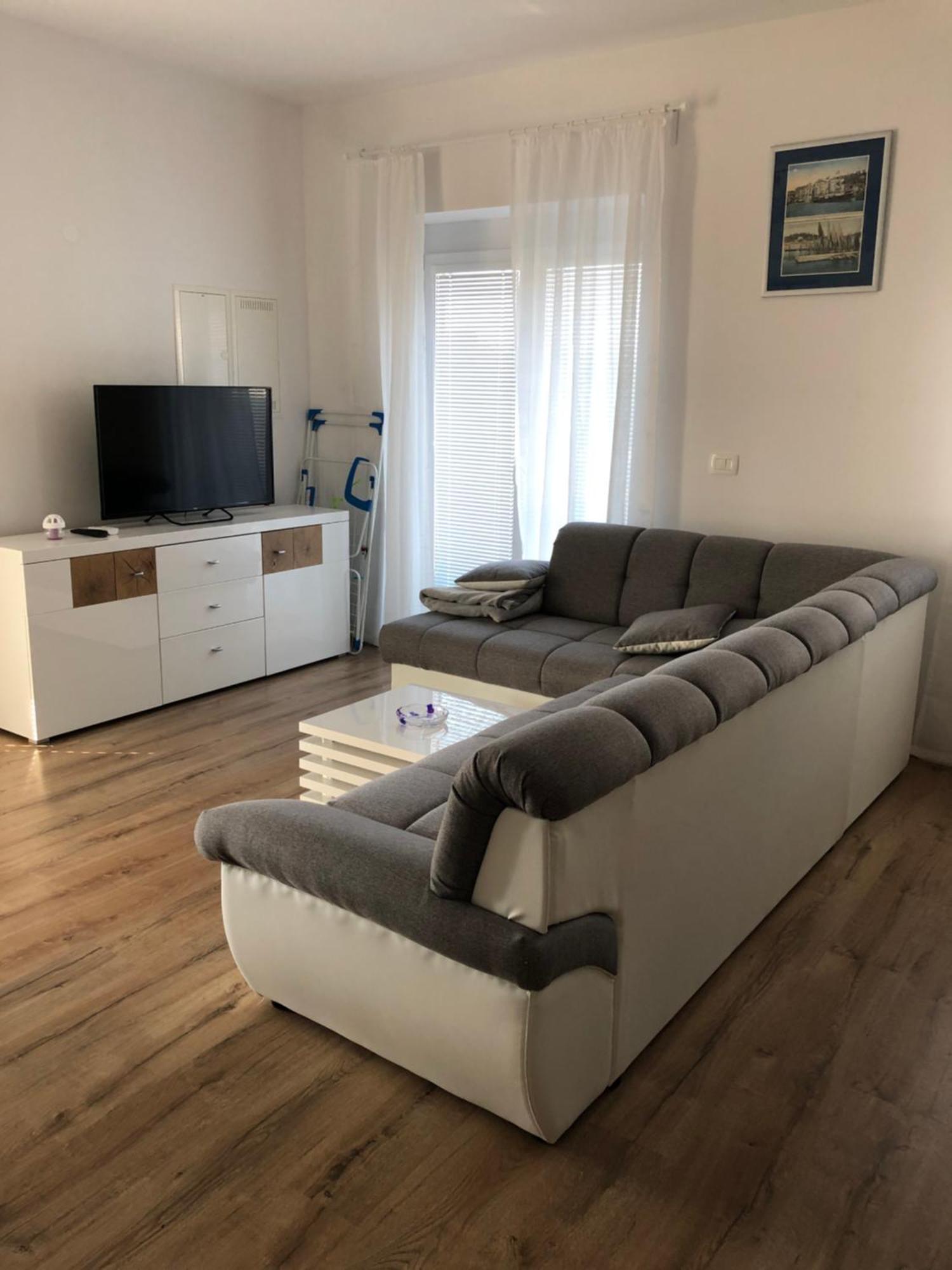 Apartmaji Meduza 2 Appartement Izola Buitenkant foto